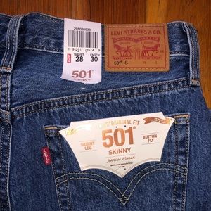 NWT Levi’s 501 Skinny Jeans